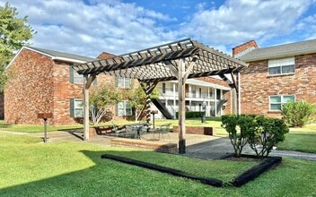 Building Photo - 1701 Lobdell Ave