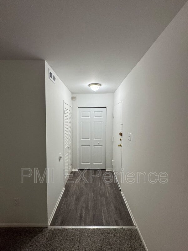 Building Photo - 10246 Prince Pl