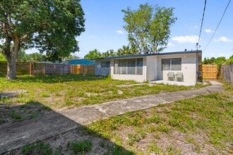 Building Photo - 20 NE 17th Ave