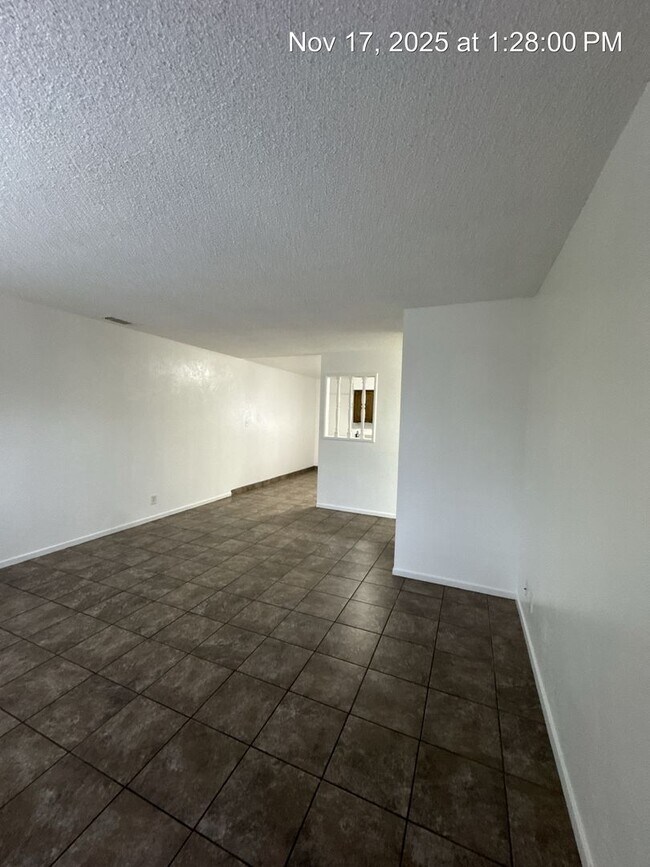 Building Photo - 2968