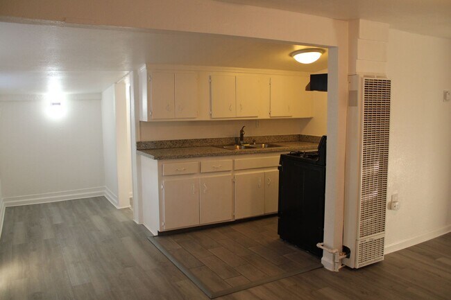 Foto del edificio - 1 Bedroom, 1 Bathroom House in Antioch with Washer/Dryer Hookup