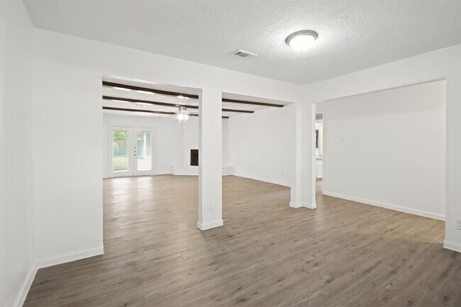 Foto del edificio - 24607 Green Moss Dr