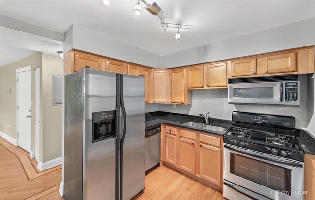 Foto del edificio - 7608 N Rogers Ave