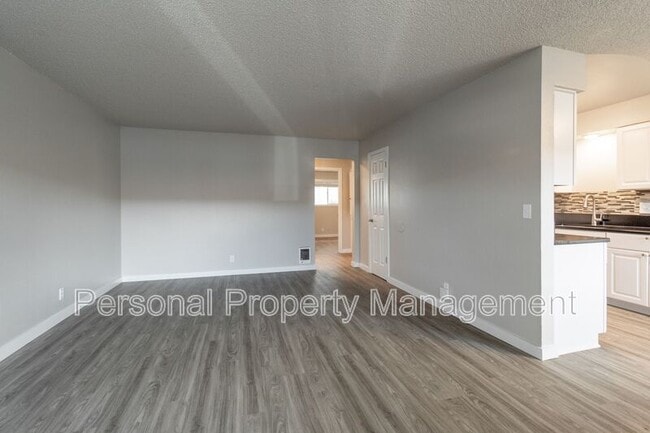 Building Photo - 1008 NE 86th St