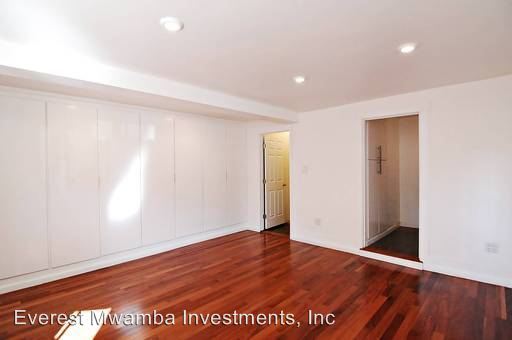 Primary Photo - 1057 Valencia St