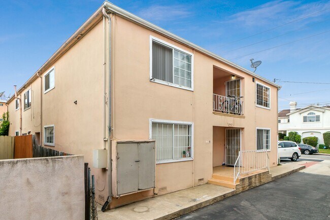 Foto del edificio - 2402 Vanderbilt Ln