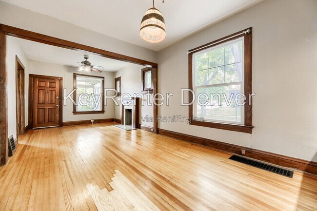 Foto del edificio - 3387 W Moncrieff Pl