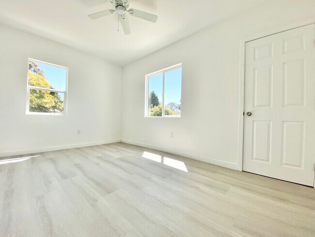 Foto del edificio - 1673 West Blvd. Los Angeles, CA 90019