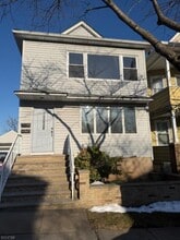 Building Photo - 182 Pierre Ave