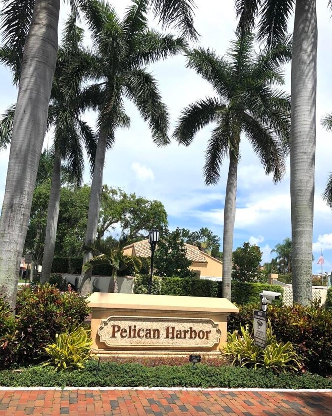 Primary Photo - 100 Pelican Pointe Dr