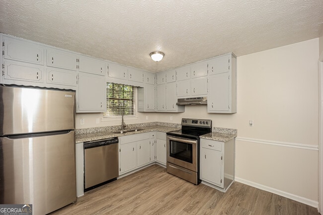 Foto del edificio - 140 Hunt Ridge Dr