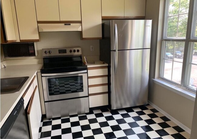 Building Photo - 331B Delancey Pl