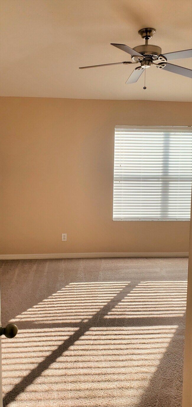 Building Photo - 16402 Swan View Cir