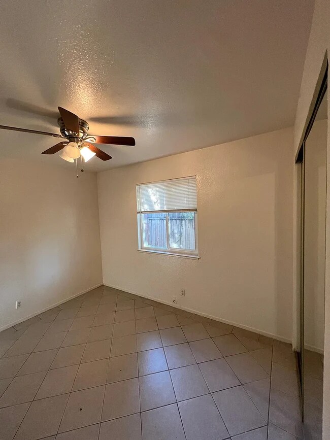 Building Photo - 1412 Chestnut St