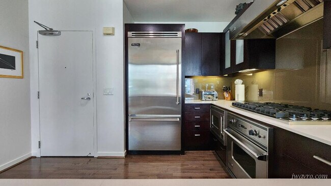 Foto del edificio - 333 1st St
