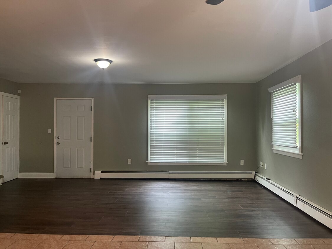 Photo - 39 Enfield St (Hartford, CT)