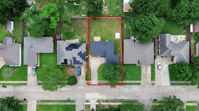 Building Photo - 2614 Village Cir Dr