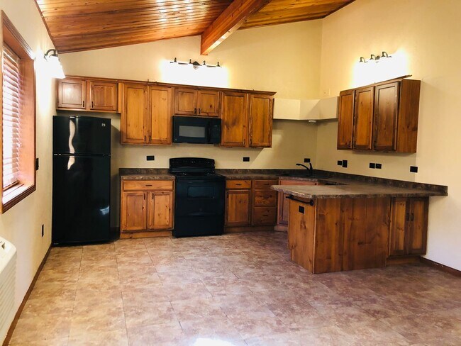 Building Photo - 1810 4th Ave NW