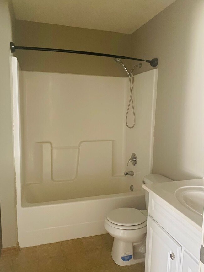 Foto del edificio - Close to Fort Riley, 3 Bedroom Home