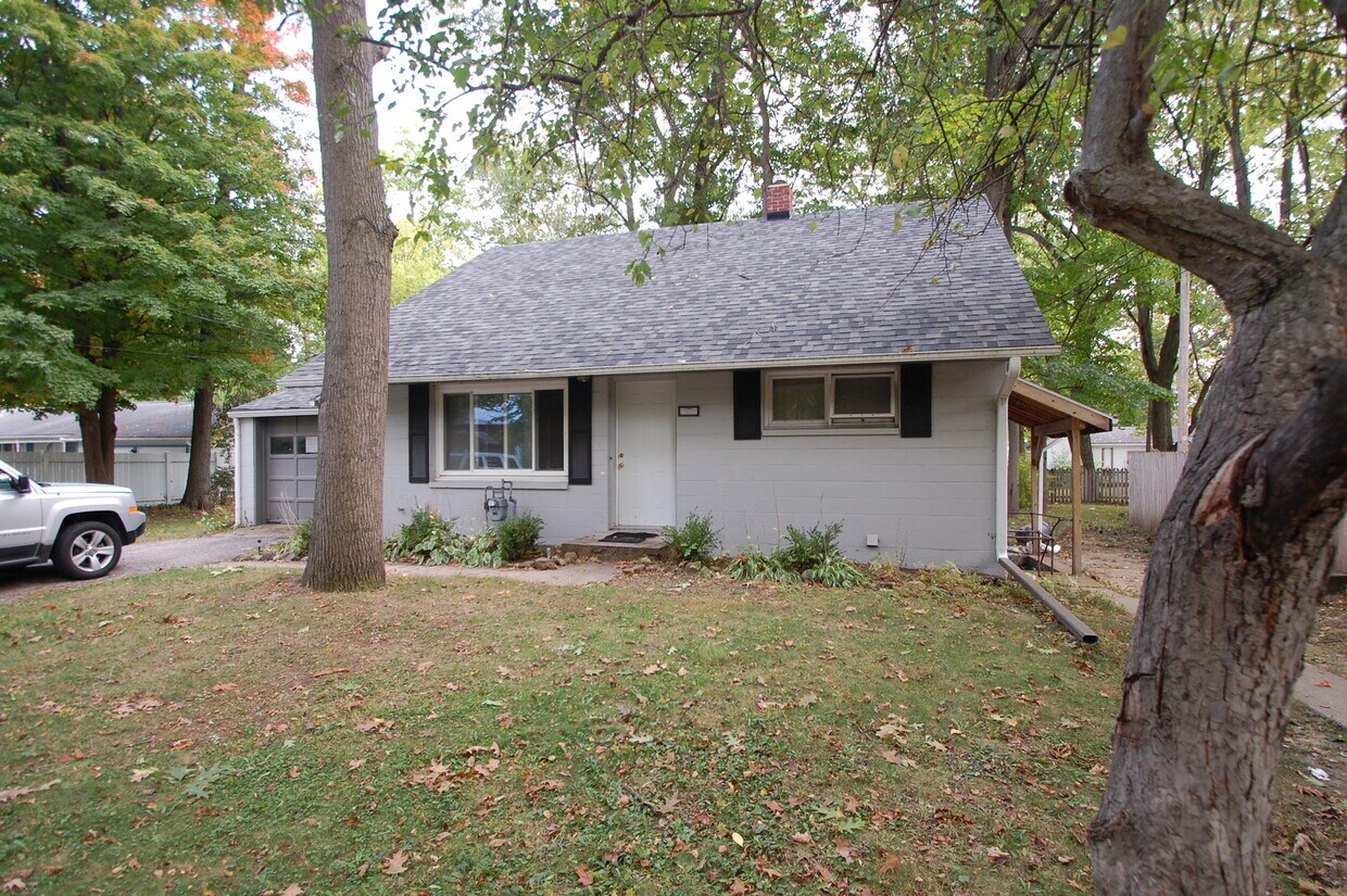 Primary Photo - 430-3 Westwood