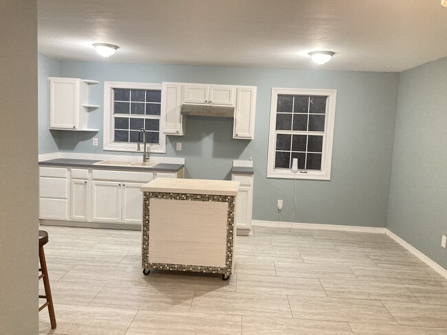 Building Photo - 2104 Dogwood Ridge Rd