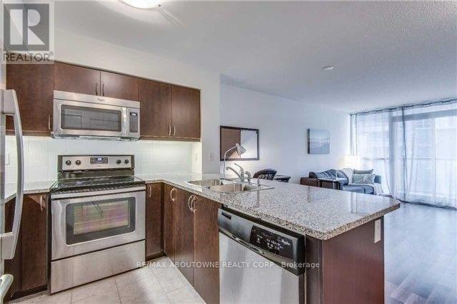 Building Photo - 25 Lower Simcoe St