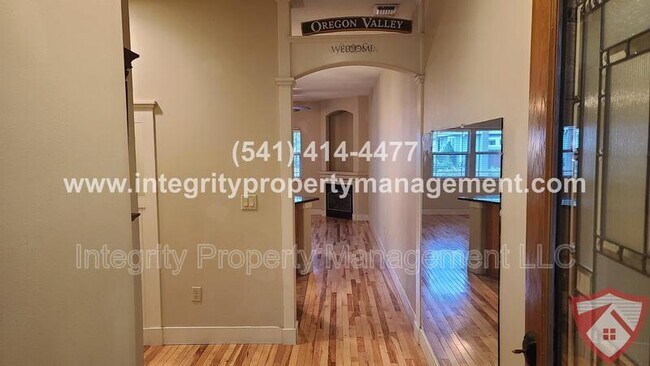 Building Photo - 1234 Fruitdale Dr
