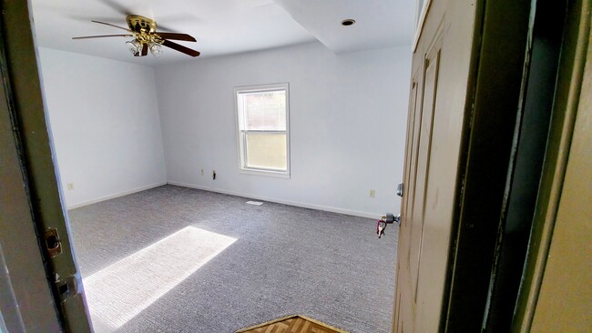 living room - 1834 Hunting Ave