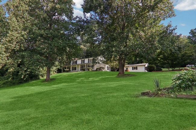 Foto del edificio - 5 Timothy Ln