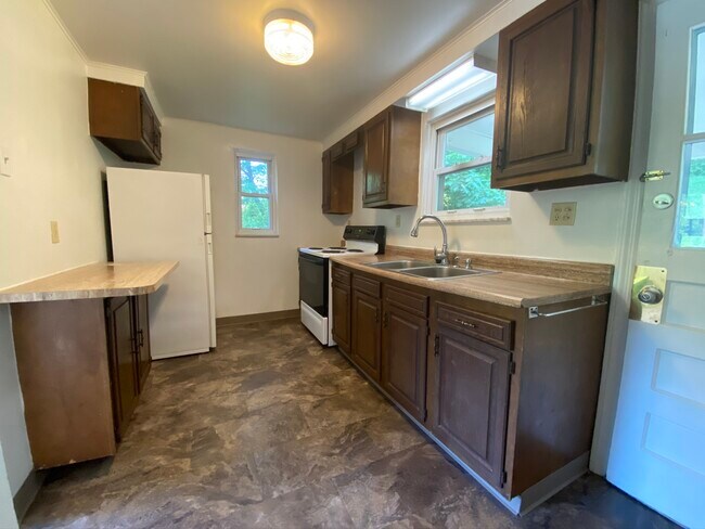Cocina - 4443 Clairton Blvd
