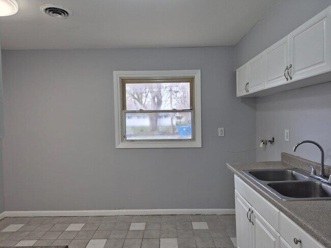 Foto del edificio - 3326 Delaware St