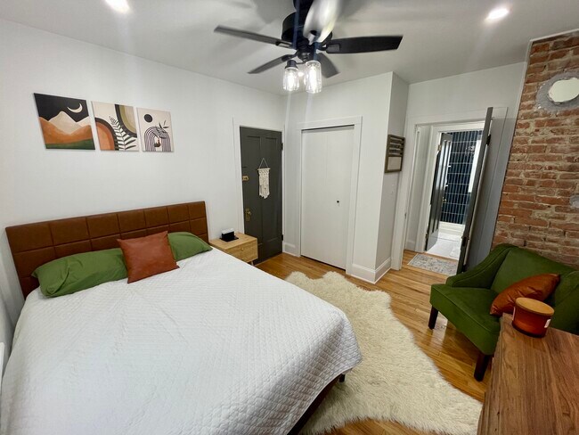 Building Photo - 3888 W 157th St