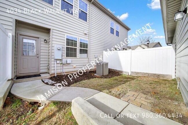 Foto del edificio - 4034 Black Walnut Wy