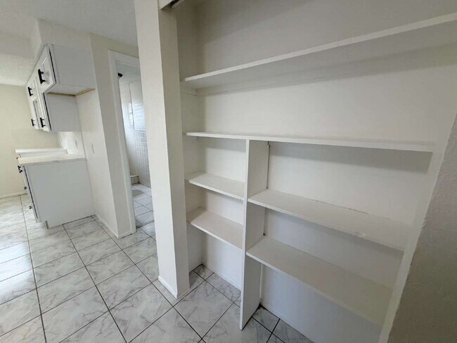 Building Photo - "2-Bed, 2-Bath in Port Richey – 1,310 Sq Ft!"