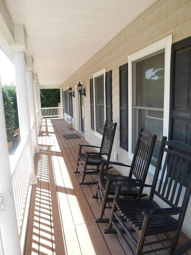 Foto del edificio - Elegant Coastal Home with Spacious Layout Near Lewes Beach