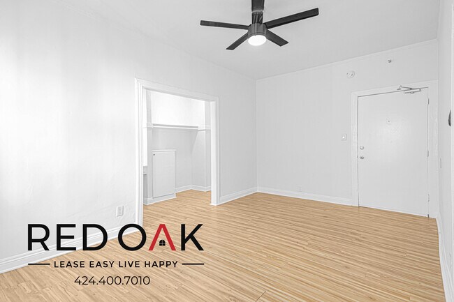 Foto del edificio - Newly Remodeled Studio Walk-Up with Stunni...