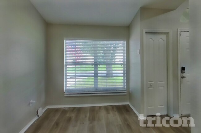 Foto del edificio - 3034 Wentworth Pl