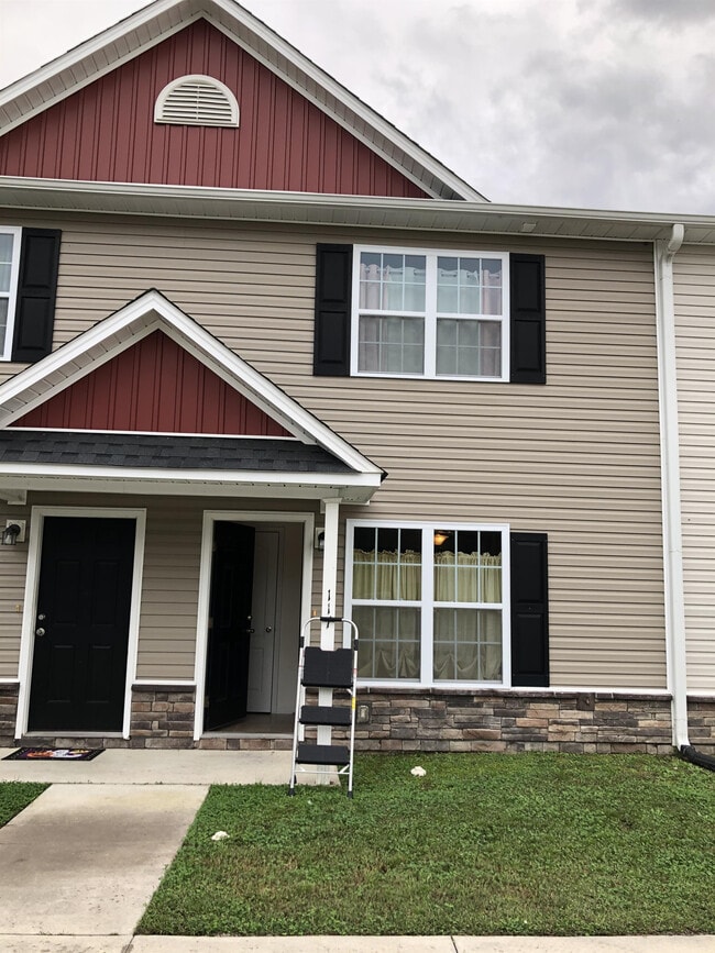 Building Photo - 117 Cornerstone Dr