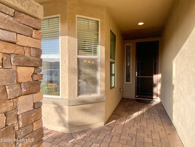 Building Photo - 1553 Range View Cir