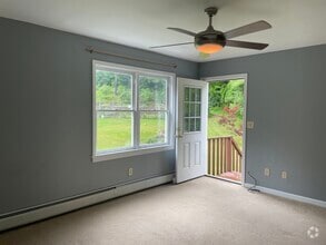 Building Photo - 69 Squash Hollow Rd