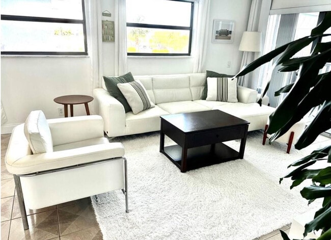 Foto del edificio - 1975 SE 3rd St