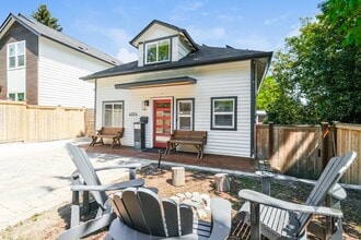 Building Photo - 4034 Letitia Ave S