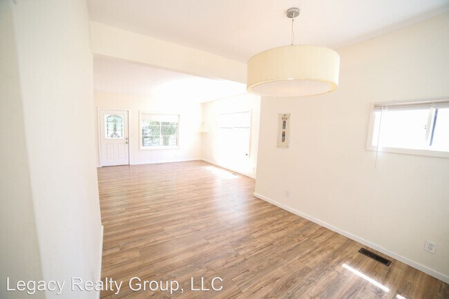 Building Photo - 3 br, 2 bath House - 5439 SE 89th Ave