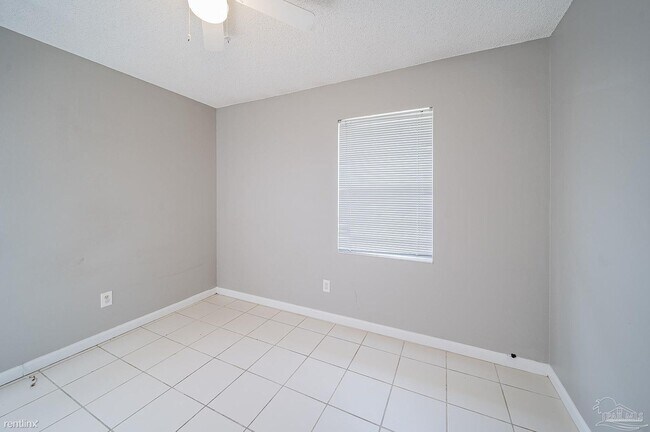 Foto del edificio - 2 br, 2 bath House - 7010 NE Oakfield Rd