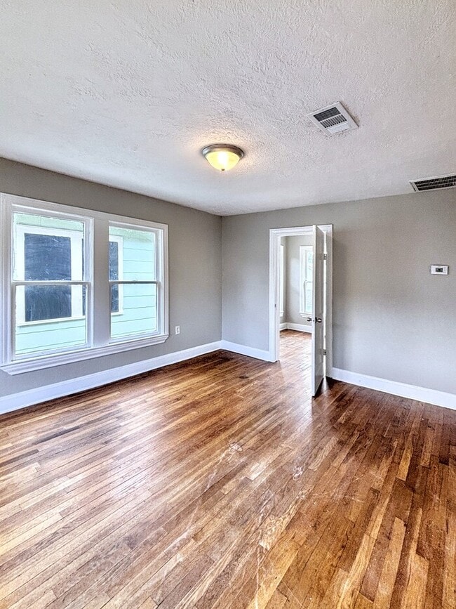 Foto del edificio - 3312 Illinois St