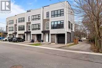Building Photo - 15 Old Oak Dr