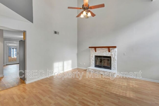 Building Photo - 1411 Oaklanding Rd