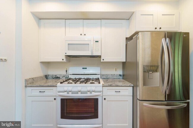 Foto del edificio - 6224 Capella Ave