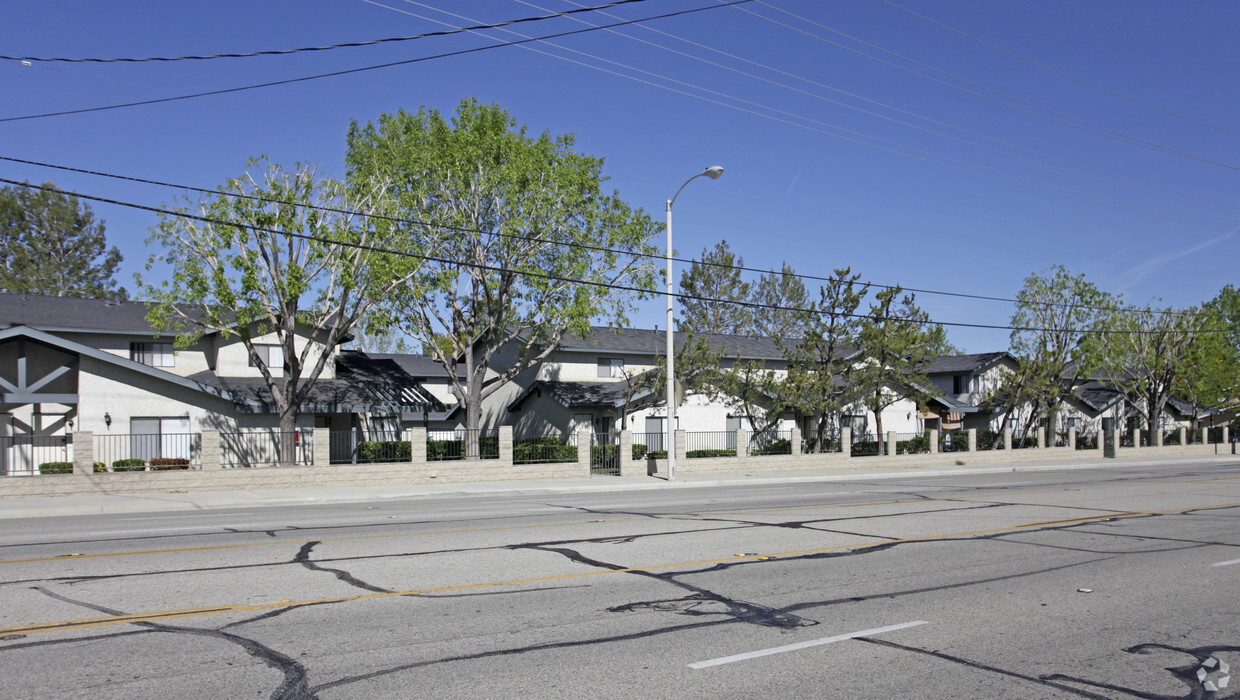 Building - Park Place Apartments