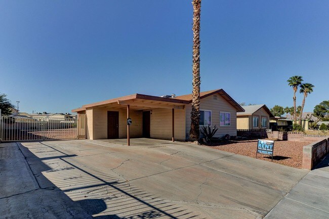 Building Photo - 4748 Terra Linda Ave